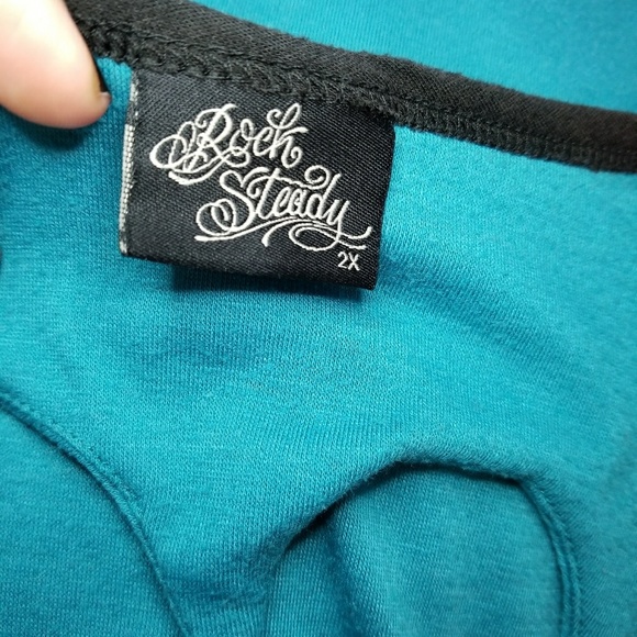 Heart Cut Out (back) Tee - Picture 6 of 7